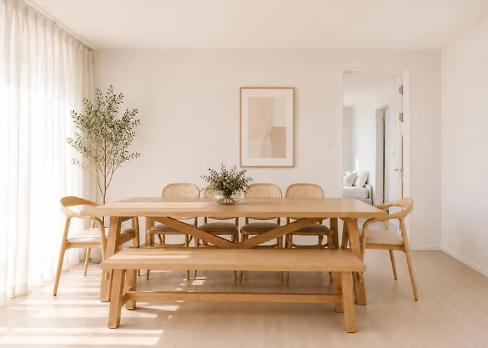 Spacious Private 4 Bedroom In Hongdae , 8minute Walk To Hongik Station 公寓